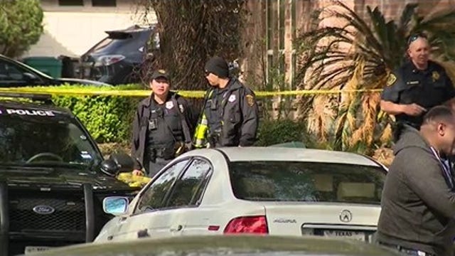 2 police officers stabbed in west Houston released from hospital