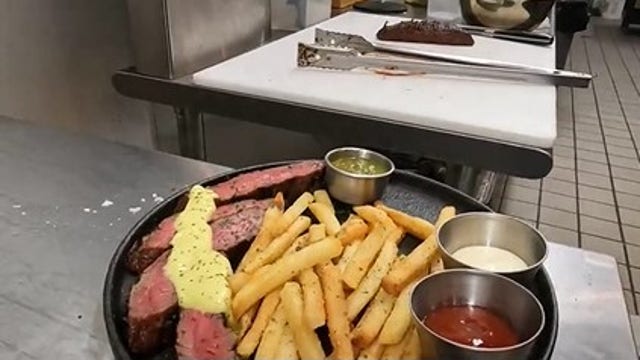 Becoming celebrity chefs: Houston restaurant owners, MasterChef alum chime in on what it takes