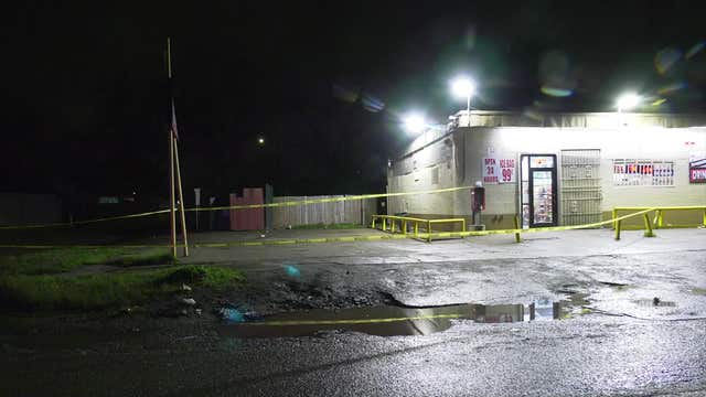 Man shot, pickup truck stolen outside Houston convenience store on Doolittle Blvd
