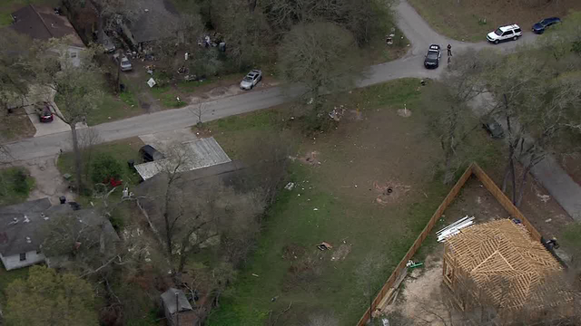 Houston child hit by vehicle on Peachtree Street; police search for driver