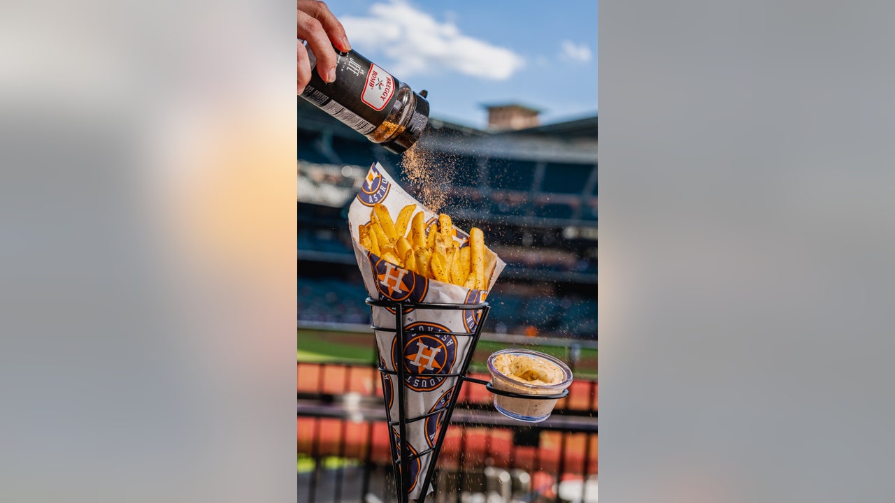 New food at Astros games: Pupusa dogs, funnel cake fries