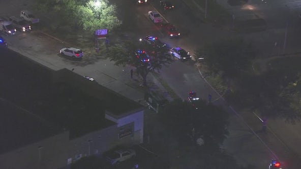 1 dead, 1 injured in shooting outside Houston club