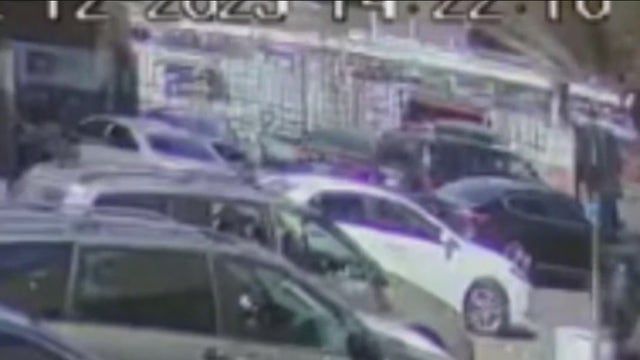 HPD searching for two suspects who followed man 5 miles from bank and stole $10k