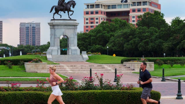 Men's Final Four: Participate in the 4-mile race course