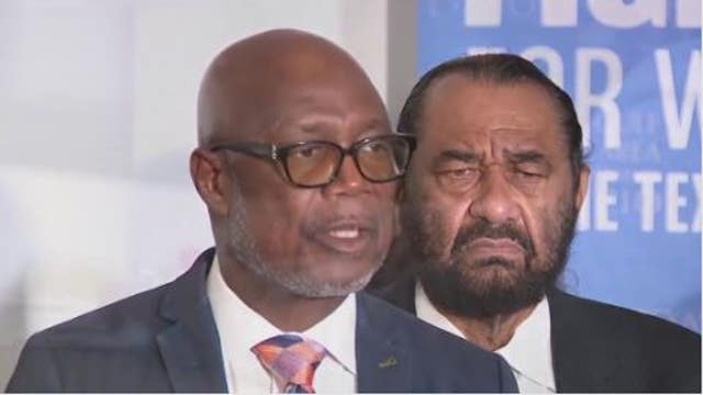 Elected officials, school staff, parents, students vow to fight TEA takeover of Houston ISD