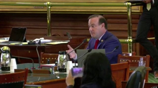 Proposed mandatory 10 years for gun crime draws warning at Texas Capitol