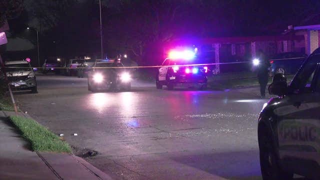 Tilgham shooting: 2 men shot in Houston after noticing vehicle following them on I-10, police say