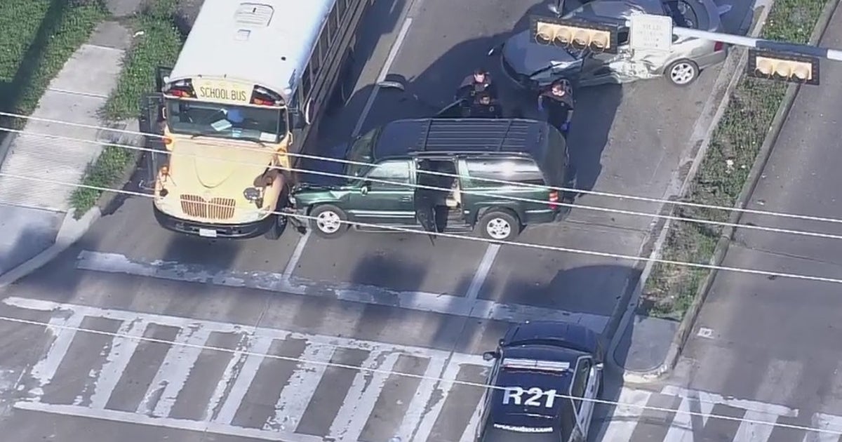 Houston ISD school bus, 2 other vehicles involved in crash at Reed ...