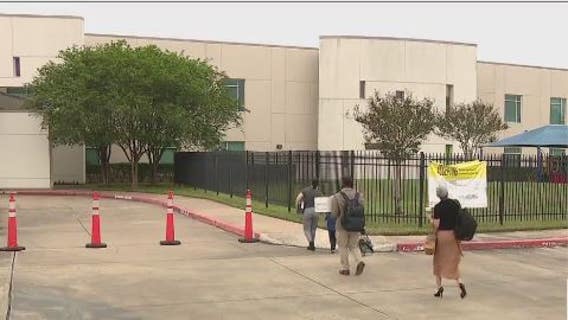 TEA Commissioner Mike Morath meets with Houston ISD principals, community leaders share transparency concerns