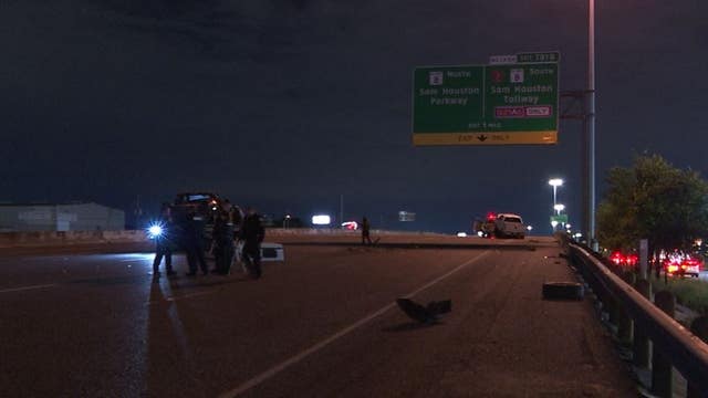 Driver crashes into stalled truck in east Harris County, deputies say