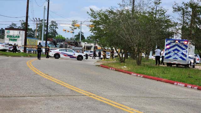 Man killed in Harris County shooting, suspect remains on the run