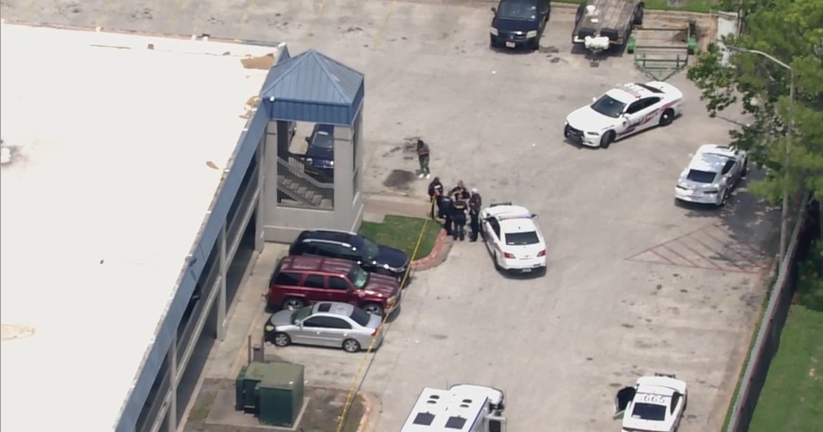Harris County Crime: Man shot to death on North Fwy, search underway ...