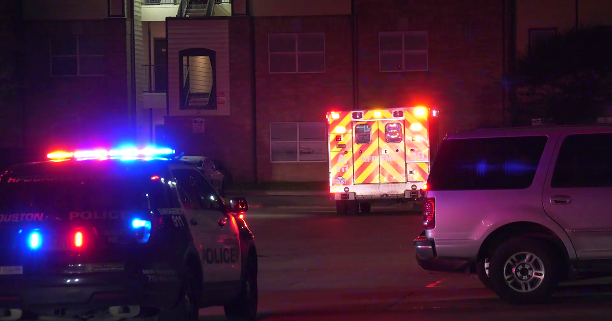 Harris County man stabbed, shot at apartment on Bennington | FOX 26 Houston