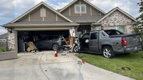 Vehicle crashes into Brazoria County home, authorities investigating