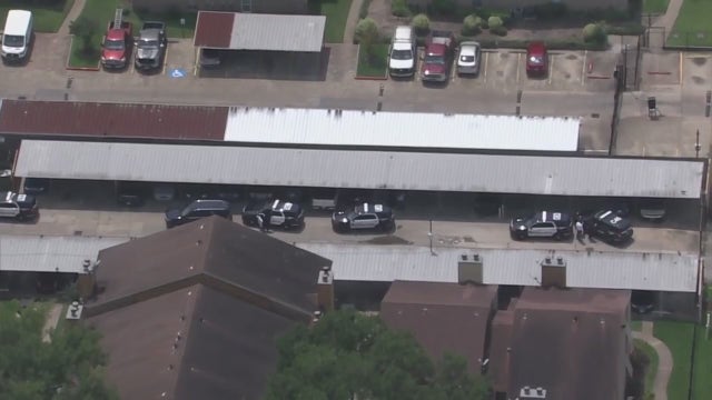 Houston police officer sustains 'minor wound' in shooting on Forum Park