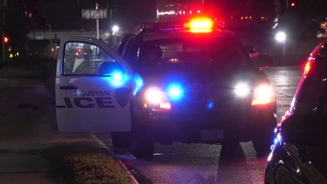 Houston stabbing: Man killed on Federal Road, police search for multiple suspects