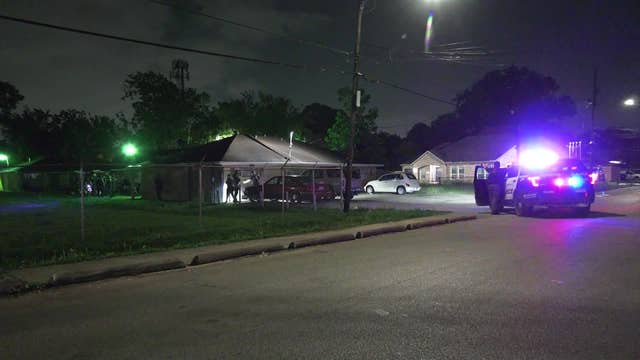 Houston shooting: 2 brothers, uncle injured on Mallow St.; search for suspect
