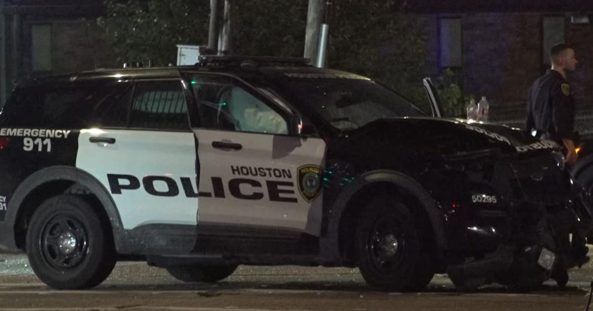 Houston PD patrol vehicle crashes at Crosstimbers, 1 detained | FOX 26 ...