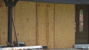 Houston family experience temps near 90 inside home after Houston police car crashed into it