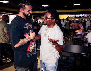 Drake reviews rapper Bun B's Trill Burgers in Houston: 'Best I ever had