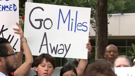 Houston group protests ahead of the first meeting of the unelected HISD Board of Managers