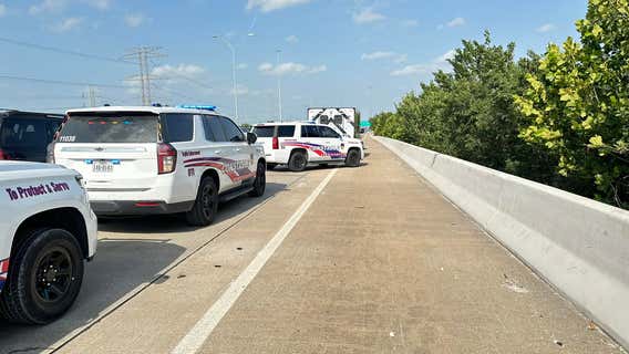 Harris County: Man jumps out of moving vehicle on Sam Houston tollway