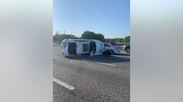 Harris County crash: 1 dead after pursuit ends in crash, 1 possible suspect still at-large