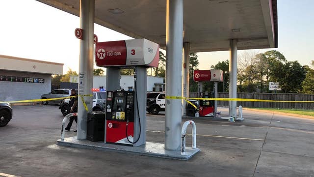 Houston crime: Suspect shot while committing robbery at convenience store