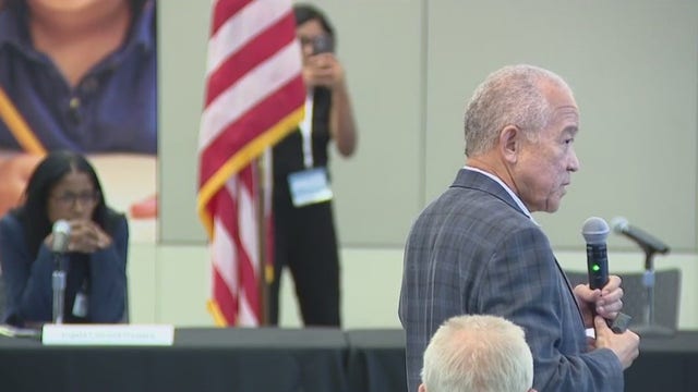 Former Houston ISD board members question transparency of new $2.2 billion budget proposal