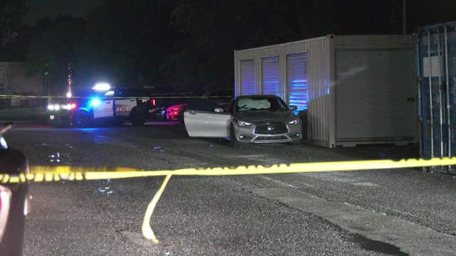 Houston shooting: Man killed in car at apartment complex on Lakeside Estates Dr