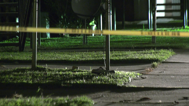 Houston crime: Woman shot while walking to the store on Dunlap Street