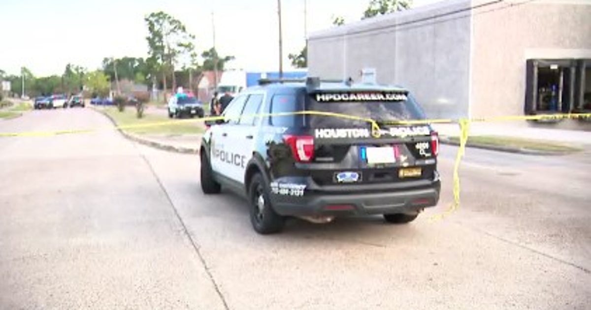 Houston crash: Bicycle rider killed after being hit by 18-wheeler ...