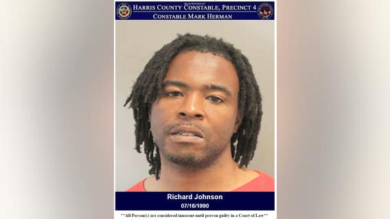 Harris County man wanted, accused of threatening to shoot law enforcement