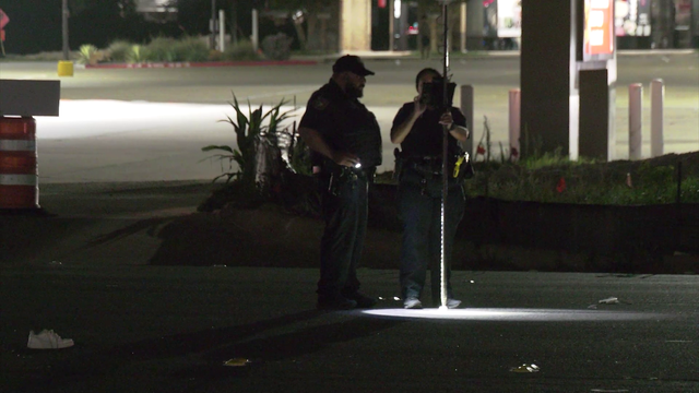 Woman killed in auto vs pedestrian collision in northeast Harris County