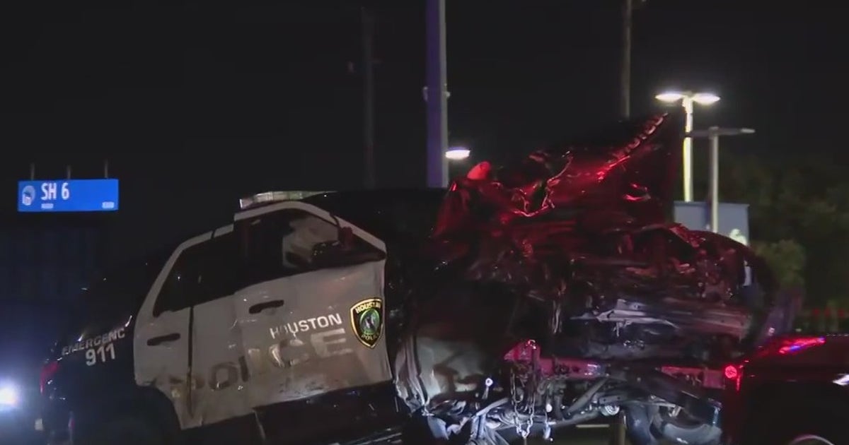 Houston police chase ends in crash with uninvolved driver at Beechnut ...