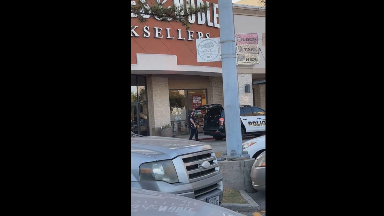 Humble police: 'No shooting' at Deerbrook Mall after multiple reports