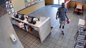 Houston crime: Man wanted for failing to pay for drink, displayed knife at Houston restaurant