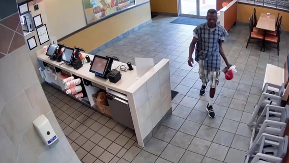 Houston crime: Man wanted for failing to pay for drink, displayed knife at Houston restaurant