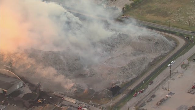 Houston mulch fire at Living Earth on Crawford could take a week to extinguish