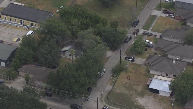 Houston stabbing: Woman stabbed in neck, died outside friends home on New York Street