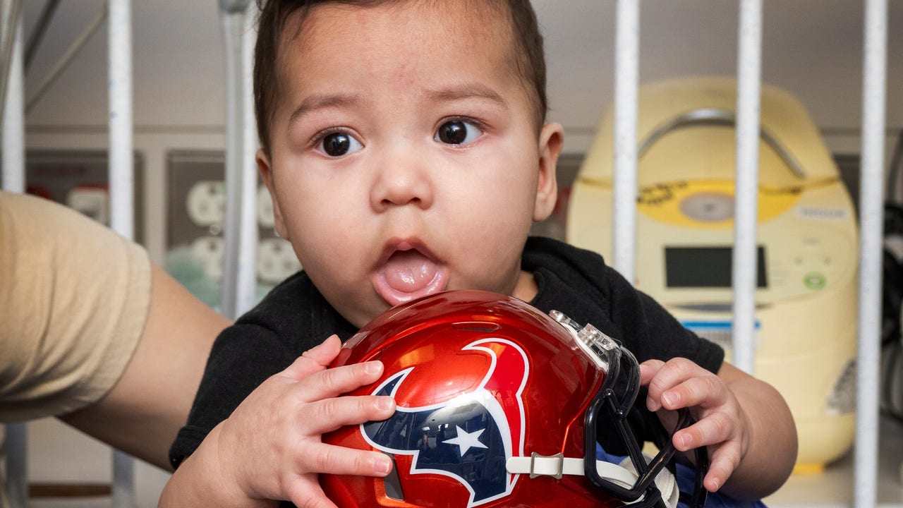 Children's Memorial Hermann NICU babies sport Astros gear for ALCS