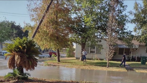 9 Houston ISD school without water after water main break Friday, including residents, businesses