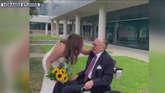 Houston woman gets married at Memorial Hermann Rehabilitation Hospital in Katy, where father is being treated