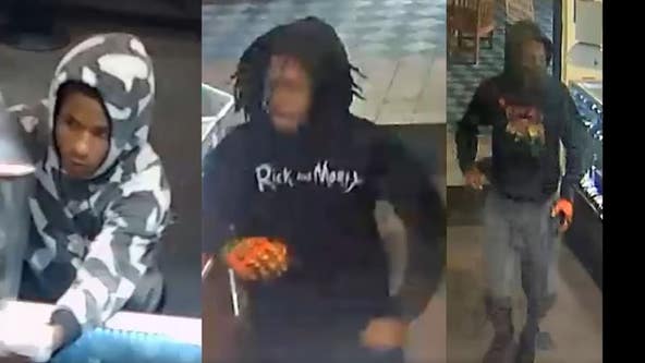 Houston crime: 3 suspects sought during crazy jewelry store robbery on Greens Road