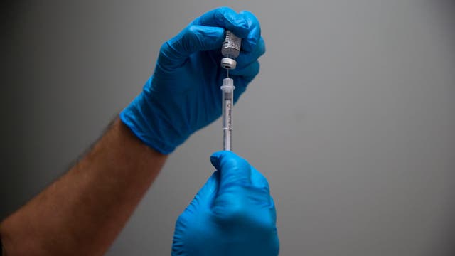 US approves updated COVID vaccines to rev up protection this fall