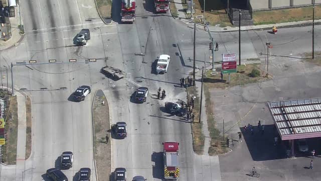 Houston police: Mother of HPD sergeant killed, others hurt in crash with suspects in stolen car