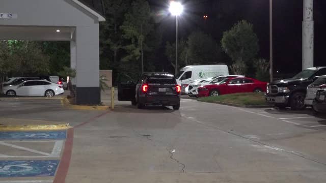 Houston shooting: Man walks up to hotel after being shot several times near Katy Freeway