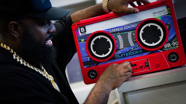 Houston's Trae Tha Truth donates bluetooth speakers to Harris County jail
