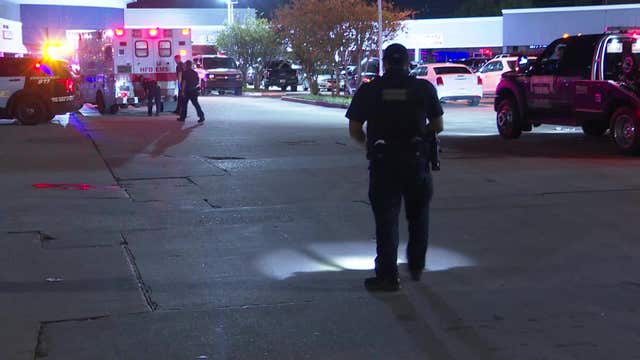 Houston shooting: Man shot, no officers hurt after shots fired during police investigation