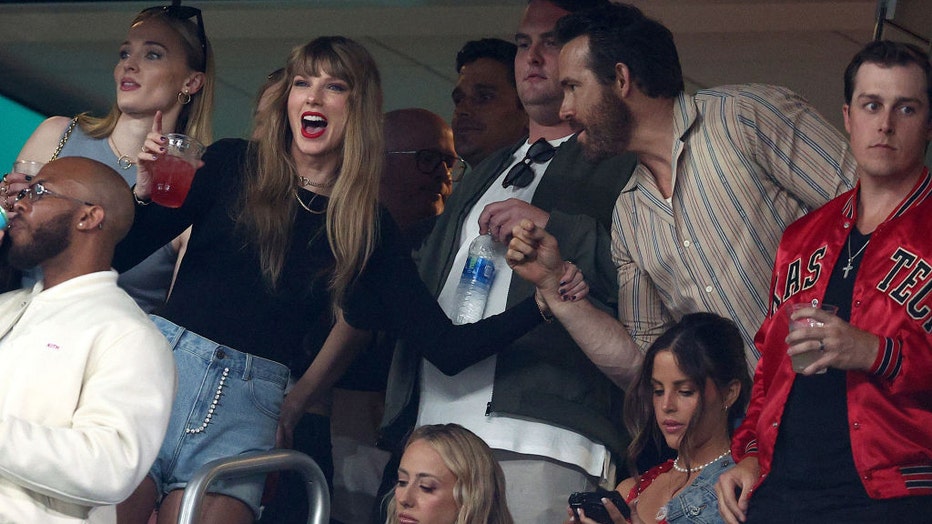 Taylor Swift sparks buzz after attending Kansas City Chiefs game 